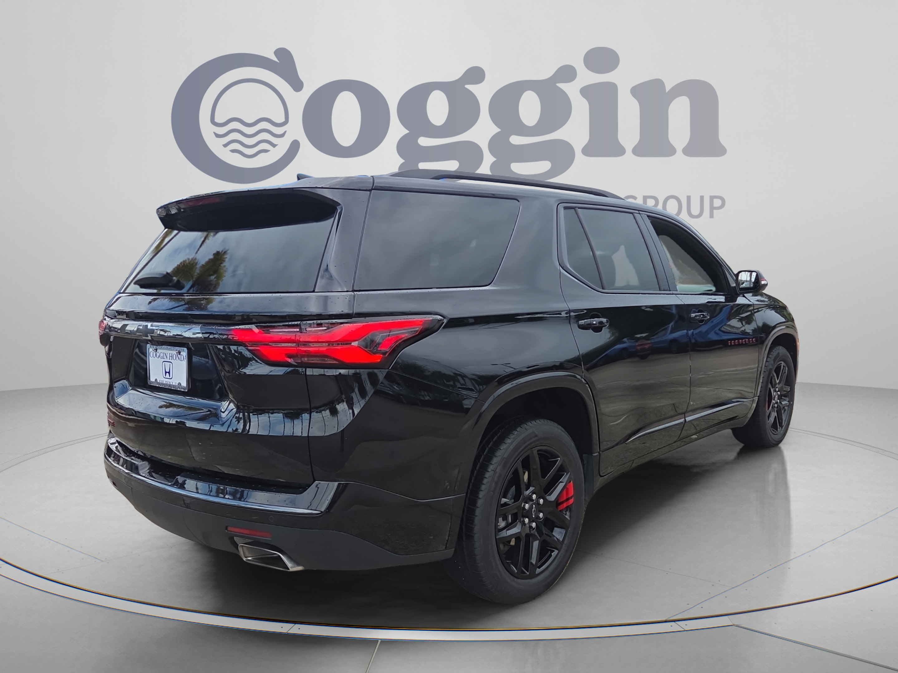 Used 2024 Chevrolet Traverse Premier w/ Redline Edition FWD image 5