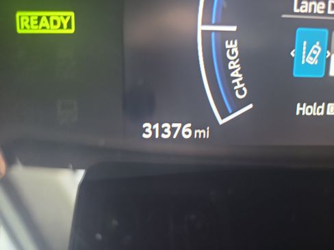 Used 2025 Toyota Camry SE image 32