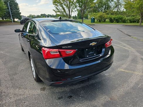Used 2025 Chevrolet Malibu LT FWD image 3