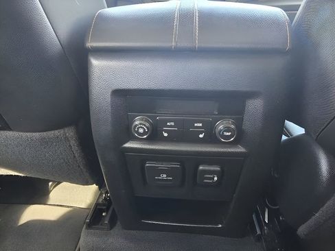 Used 2019 Chevrolet Traverse Premier w/ Driver Confidence II Package image 30