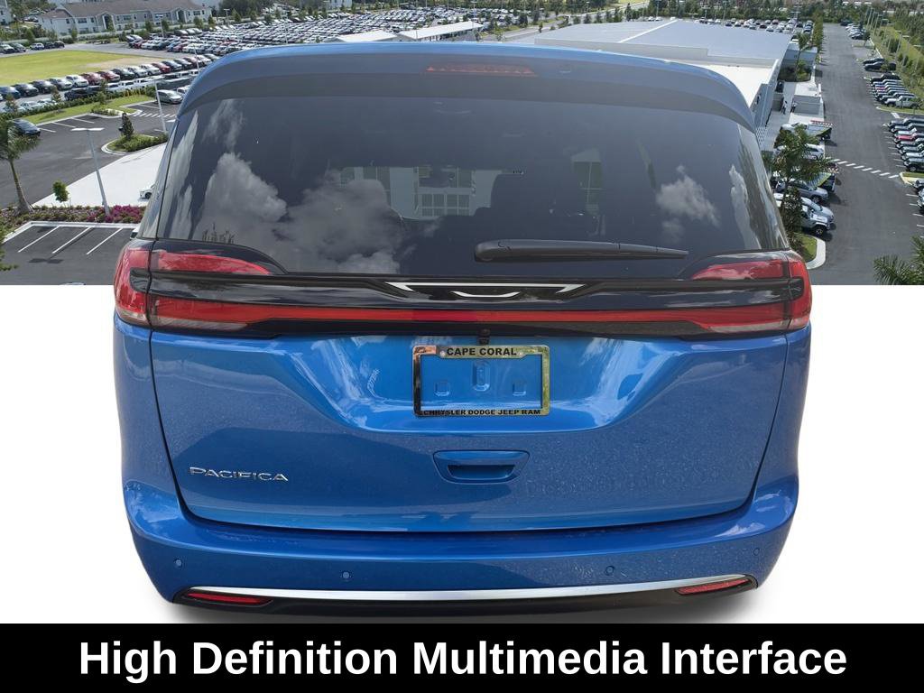 New 2027 Chrysler Pacifica Select w/ Family Tech Group FWD image 8