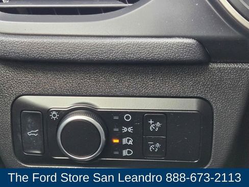 Certified 2022 Ford Escape SE w/ SE Sport Appearance Package image 28