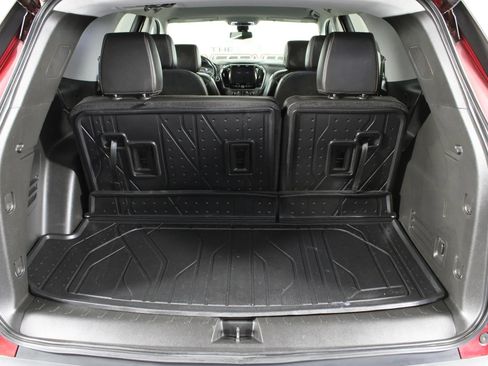 Used 2021 Chevrolet Traverse RS w/ LPO, Floor Liner Package AWD/4WD image 28