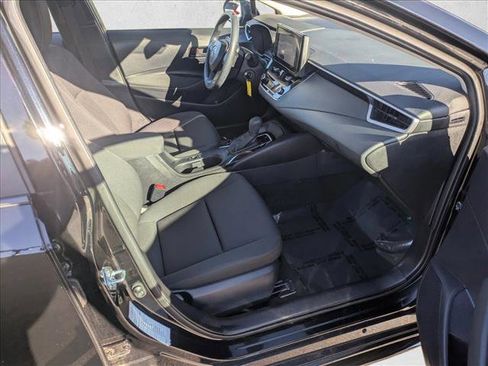 Used 2025 Toyota Corolla LE image 18