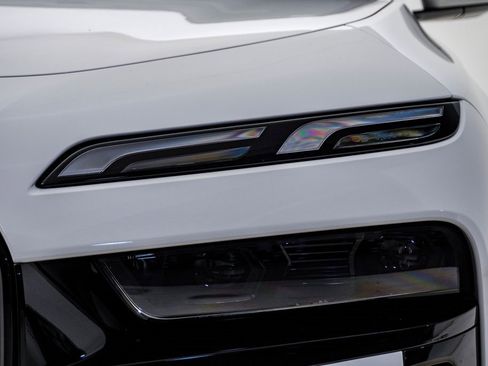 Used 2025 BMW 760i xDrive image 7