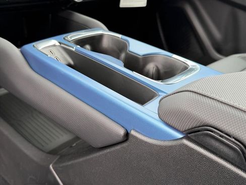 New 2026 Chevrolet Equinox EV LT image 13