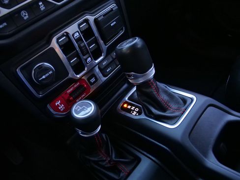 Used 2020 Jeep Wrangler Unlimited Rubicon image 16