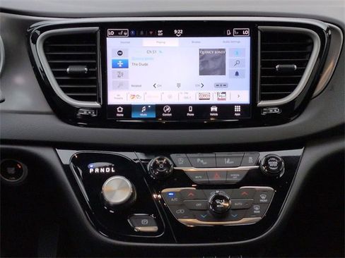 New 2025 Chrysler Voyager LX image 17