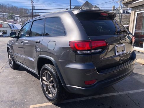 Used 2016 Jeep Grand Cherokee Laredo 75th Anniversary image 3