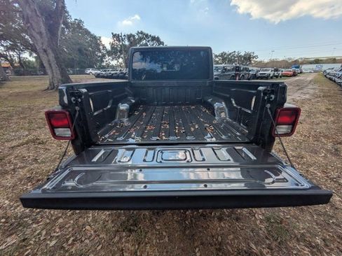 New 2026 Jeep Gladiator Sport AWD/4WD image 11