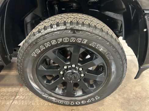 Used 2025 RAM 2500 Big Horn AWD/4WD image 4