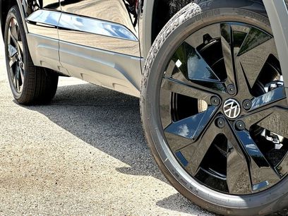 New 2026 Volkswagen Taos SE