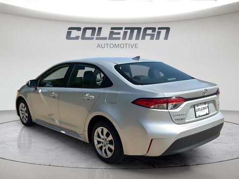 Used 2024 Toyota Corolla LE FWD image 3