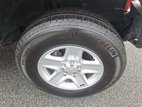 Certified 2020 Jeep Gladiator Sport w/ Quick Order Package 24S image 9