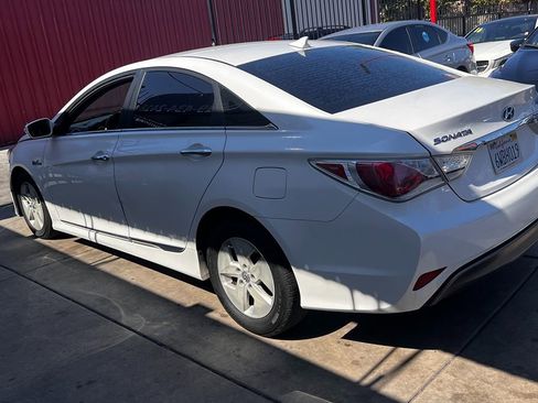 Used 2012 Hyundai Sonata Hybrid image 5