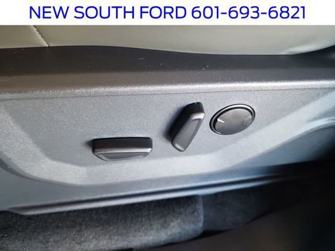 New 2026 Ford Expedition Active image 22