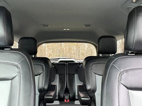 Used 2023 Ford Explorer XLT w/ Equipment Group 202A image 13