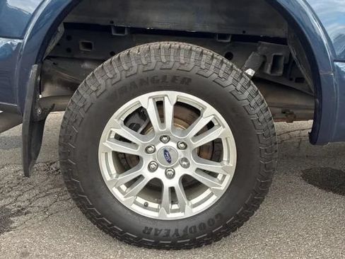 Used 2017 Ford F150 Lariat w/ Equipment Group 501A Mid AWD/4WD image 16