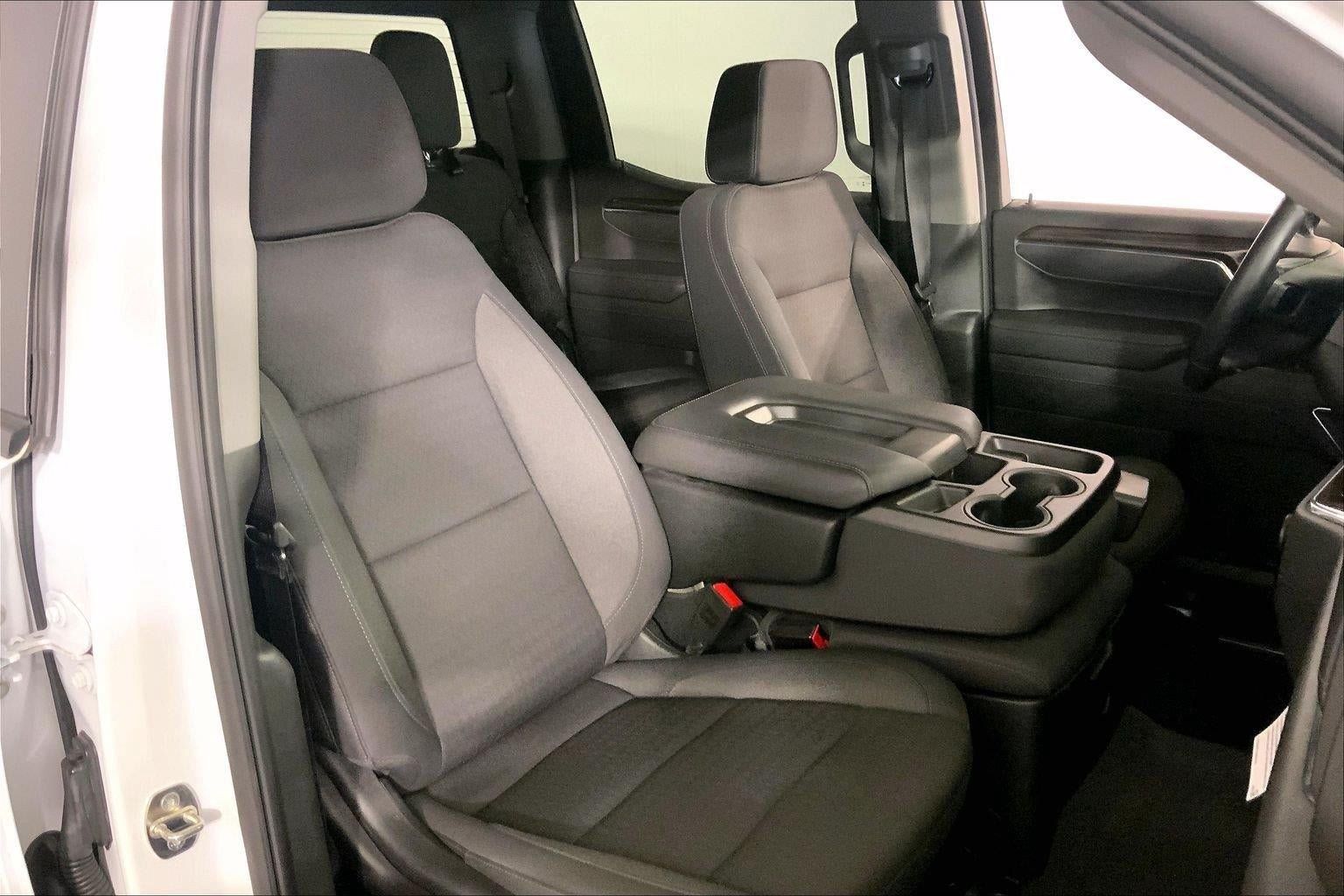 Used 2024 Chevrolet Silverado 1500 LT AWD/4WD image 7