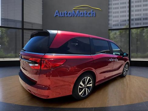 Used 2024 Honda Odyssey Touring image 8