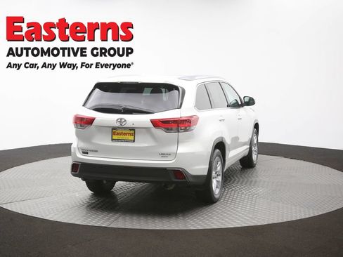 Used 2017 Toyota Highlander Limited Platinum AWD/4WD image 45