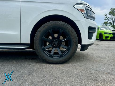 Used 2022 Ford Expedition XLT AWD/4WD image 9