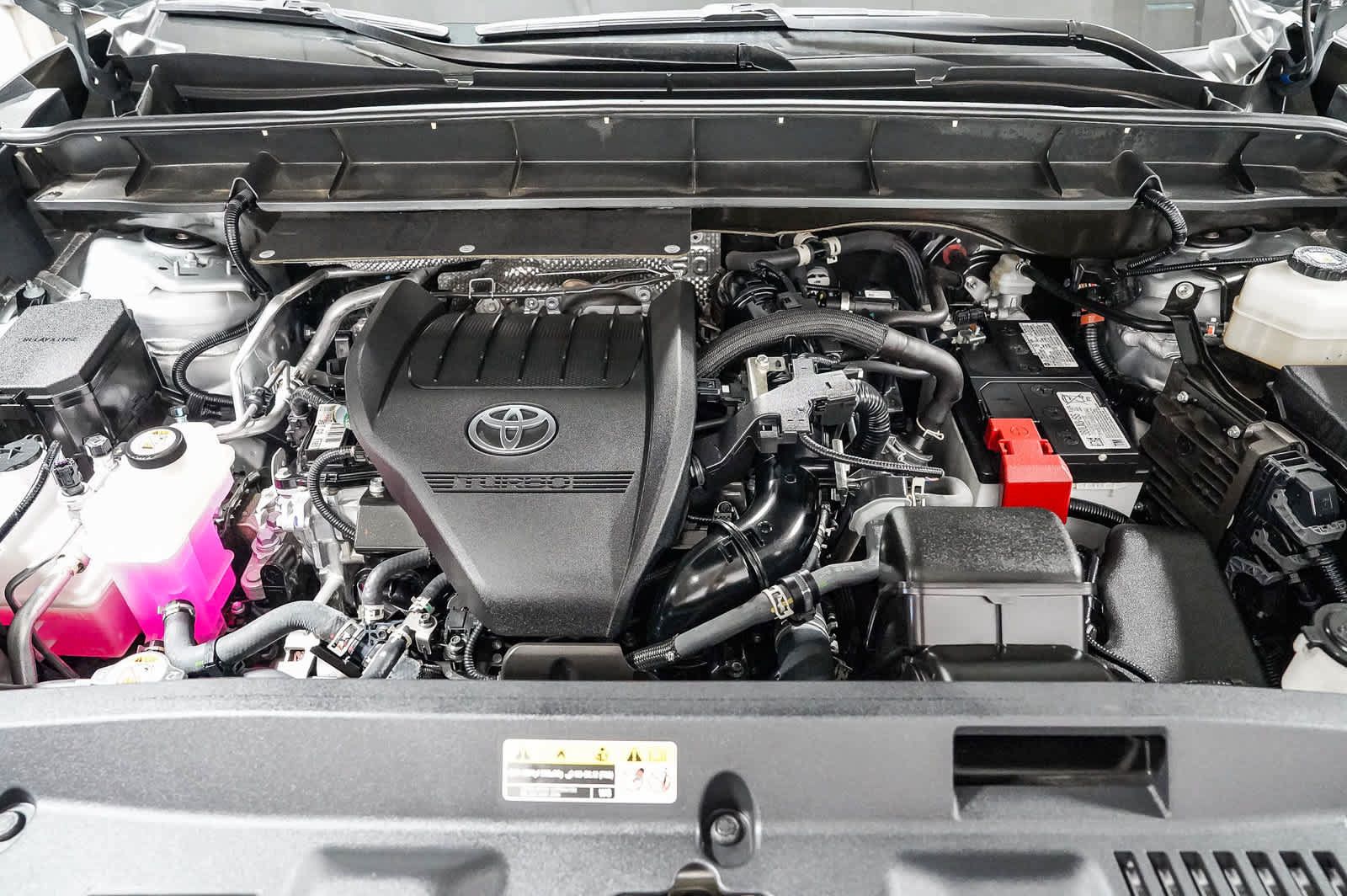 Used 2024 Toyota Highlander XLE AWD/4WD image 28