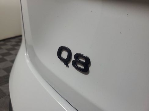 Used 2024 Audi Q8 e-tron Premium Plus AWD/4WD image 4