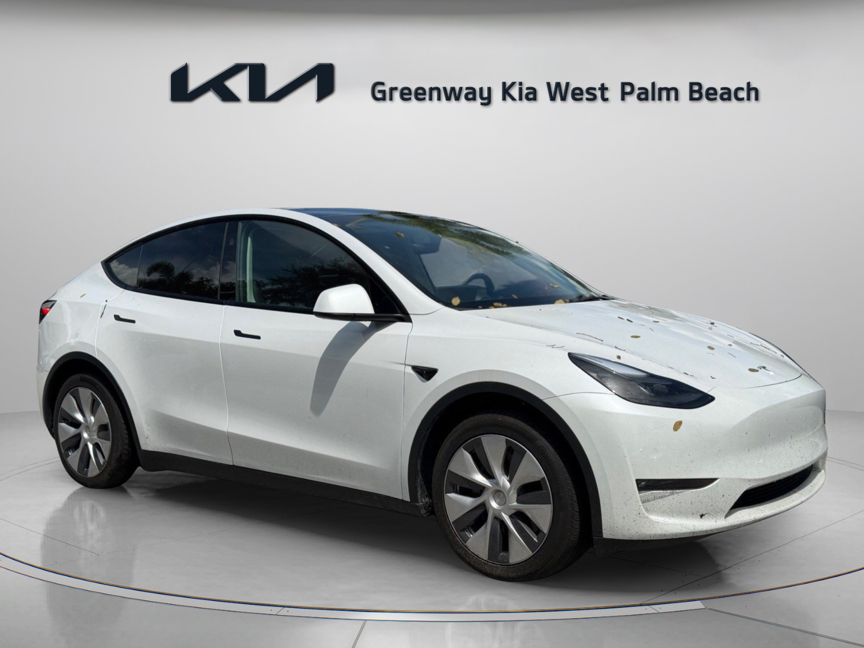 Used 2023 Tesla Model Y 2WD image 1