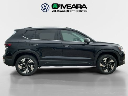 New 2025 Volkswagen Taos SE image 6