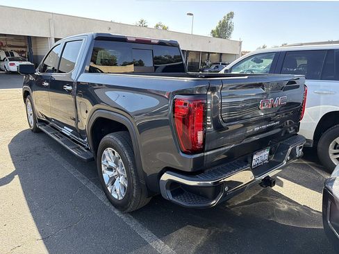 Used 2021 GMC Sierra 1500 SLT w/ SLT Premium Package RWD image 4