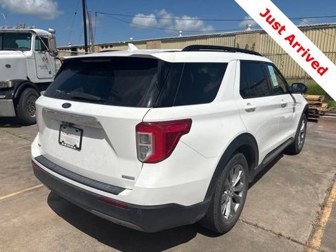 Used 2020 Ford Explorer XLT w/ Equipment Group 202A RWD image 9