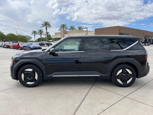 Used 2024 Kia EV9 Light Long Range RWD image 10