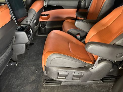 Used 2024 Kia Carnival SX Prestige FWD image 21
