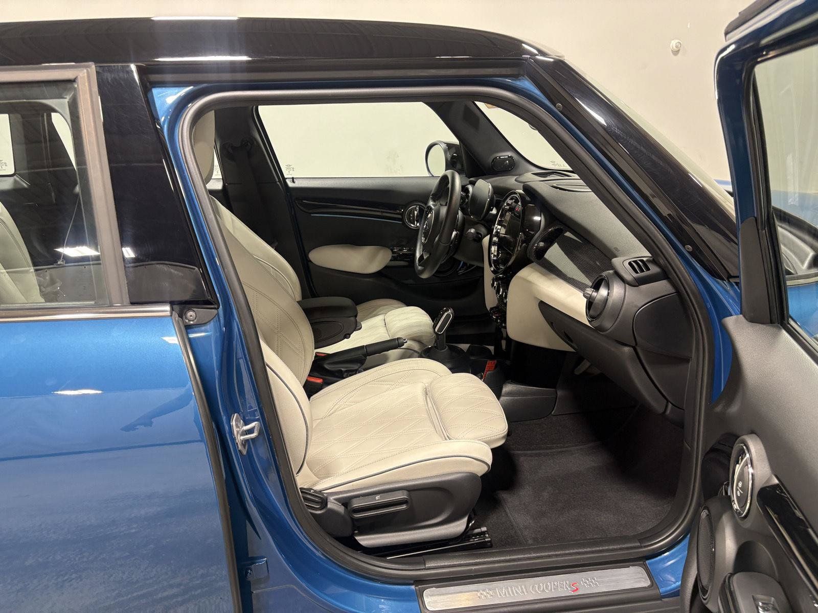 Used 2024 MINI Cooper S FWD image 8