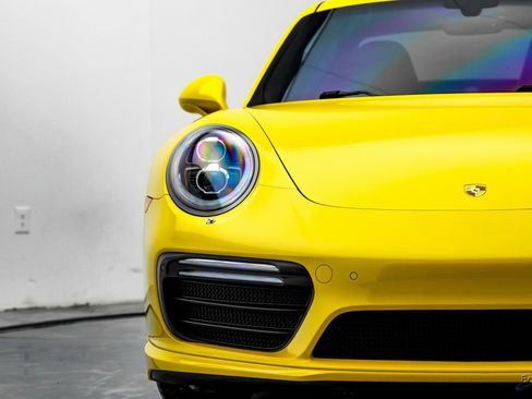 Used 2018 Porsche 911 Turbo S image 32