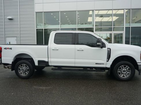 Used 2024 Ford F350 Lariat image 8