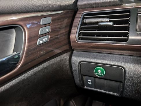 Used 2016 Honda Accord EX-L image 39