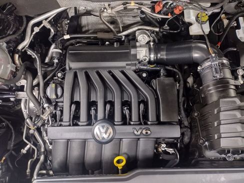 Used 2019 Volkswagen Atlas SE w/ Towing Package image 6