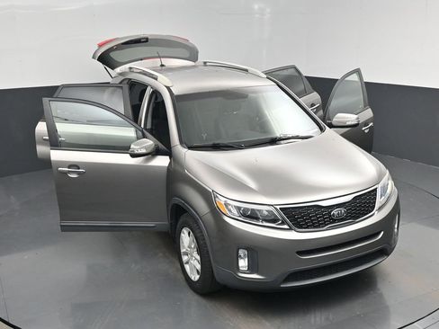 Used 2015 Kia Sorento LX image 49