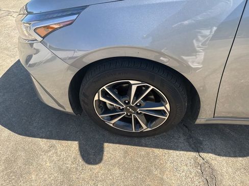 Used 2023 Kia Forte LXS image 18