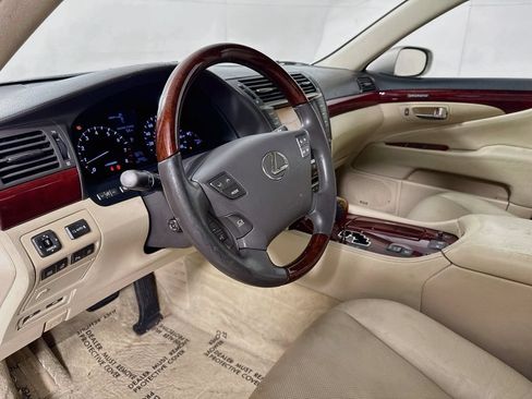Used 2010 Lexus LS 460 RWD image 9
