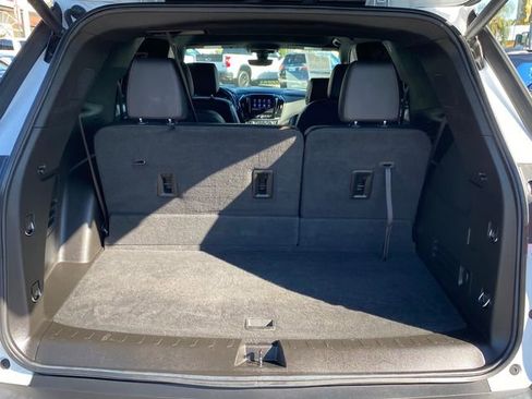 Certified 2023 Chevrolet Traverse RS w/ LPO, Cargo Package image 11