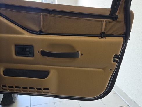 Used 1997 Jeep Wrangler SE AWD/4WD image 5