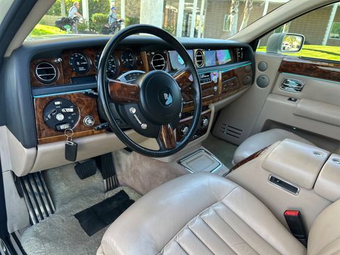 Used 2007 Rolls-Royce Phantom Sedan image 29