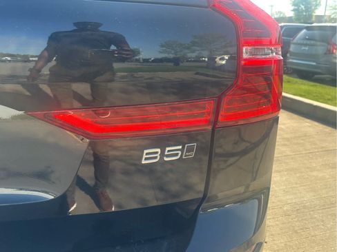 Used 2024 Volvo XC60 B5 Core w/ Climate Package AWD/4WD image 31