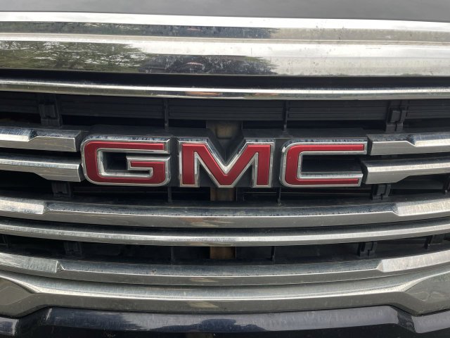 Used 2021 GMC Acadia SLE w/ Driver Convenience Package FWD image 30