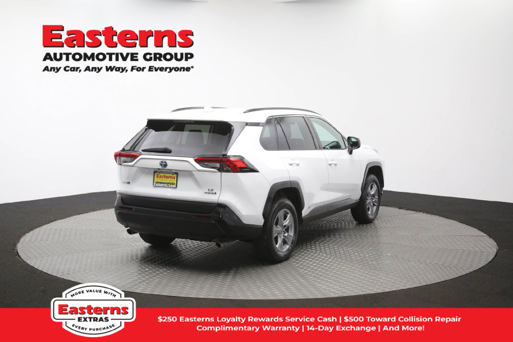 Used 2022 Toyota RAV4 LE AWD/4WD image 42