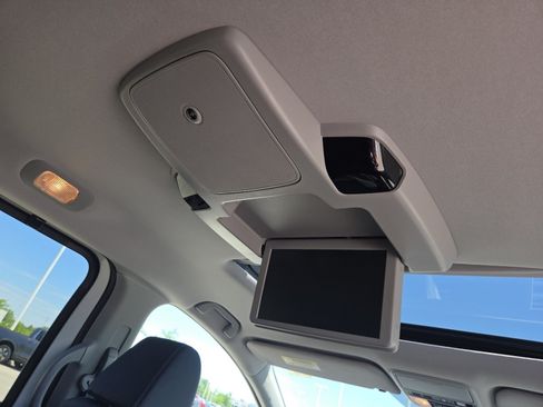 Used 2024 Honda Odyssey Touring image 12