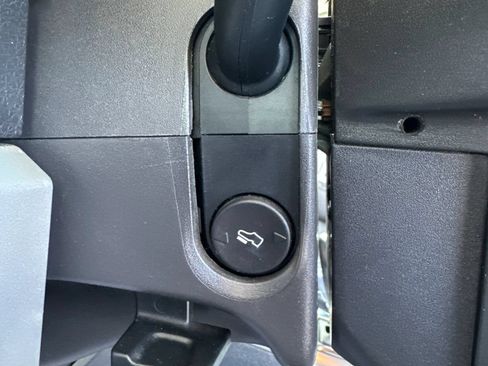 Used 2014 Ford F150 FX4 w/ Equipment Group 402A Luxury AWD/4WD image 45